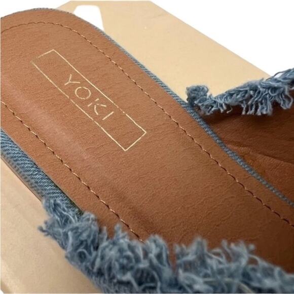 NWT Yoki Rose Pattern Willas Light Denim Slip On Shoes Scuffs Roses Multi Sizes - Picture 4 of 8